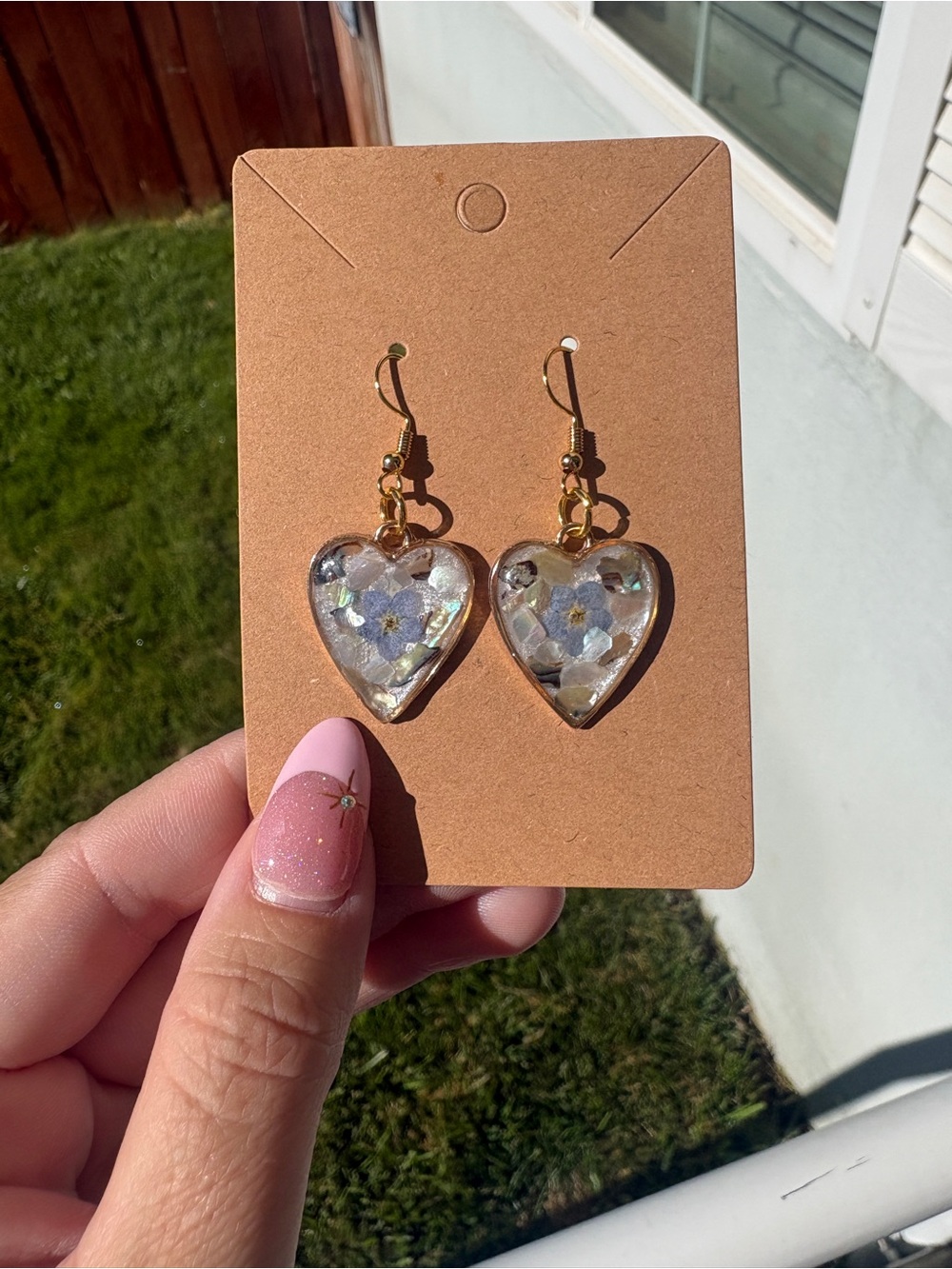 Pressed flower earrings with white shells accents